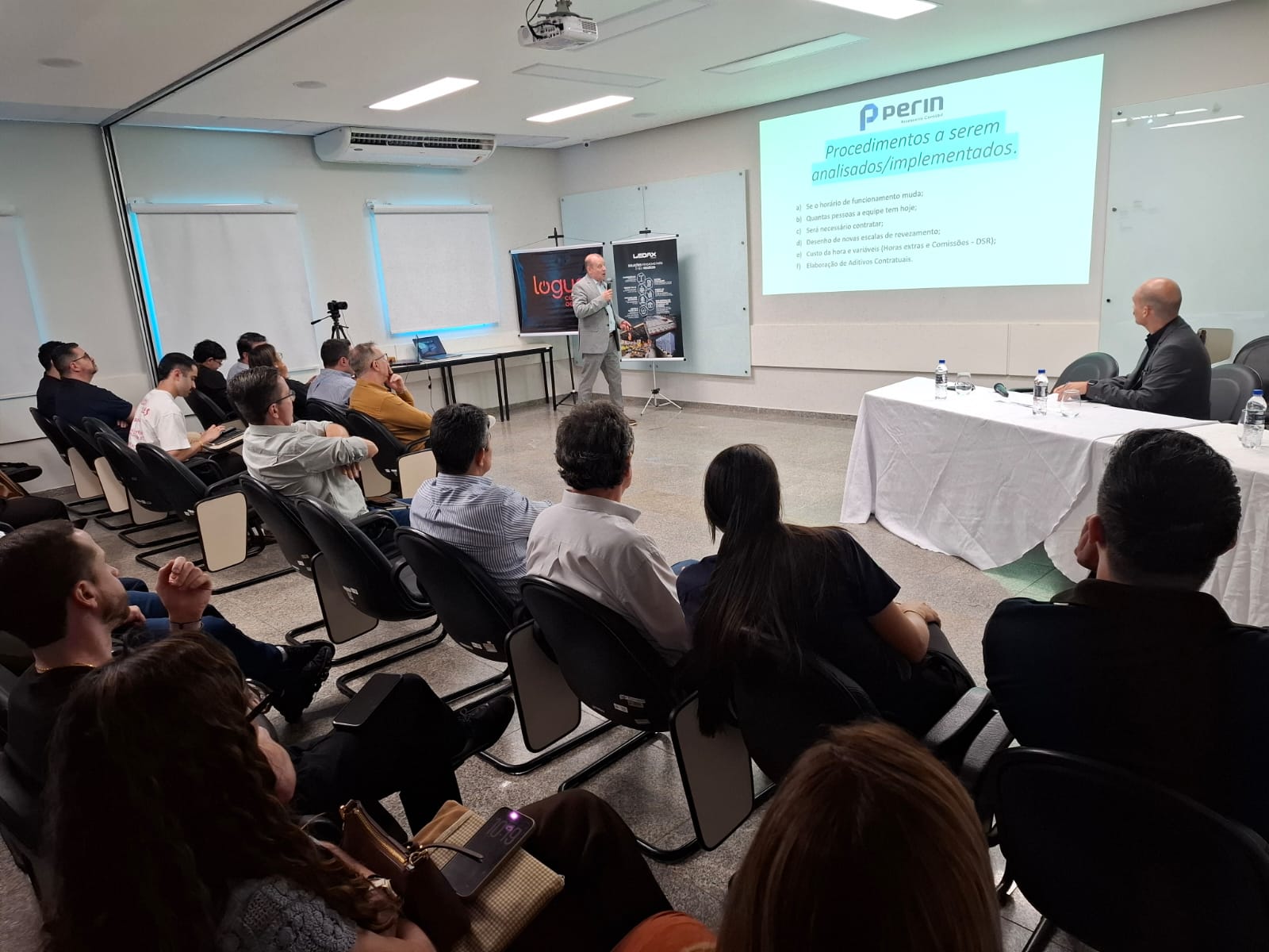 Assessor contábil da AMAS falando sobre escala 6x1